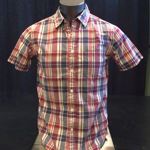 Aeropostale short sleeve button down. S/P